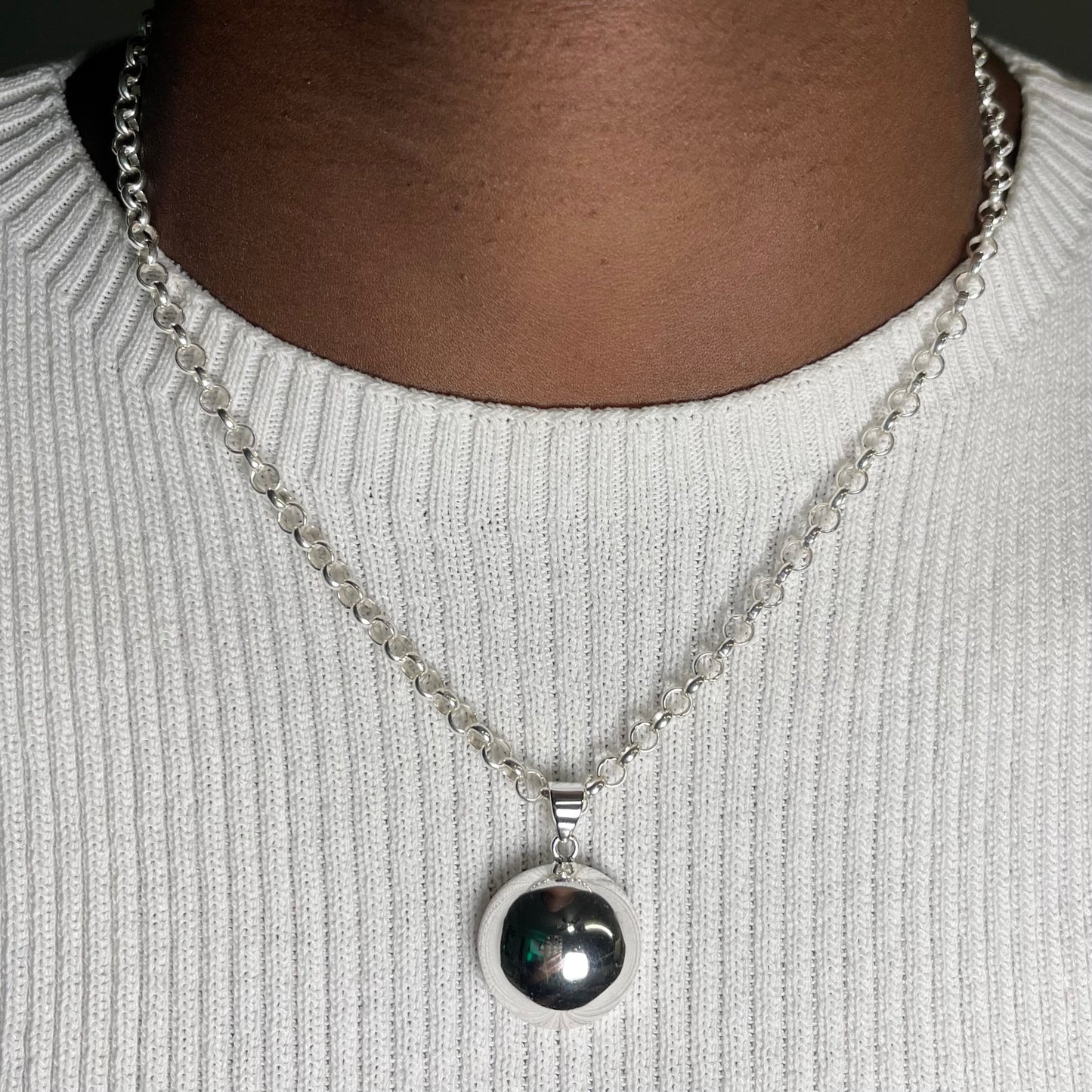 Round pendant