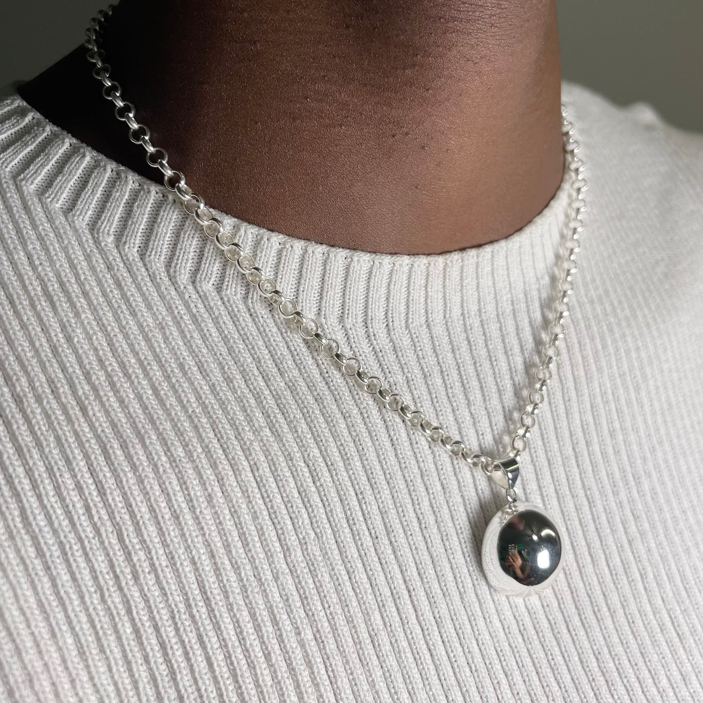 Round pendant